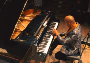 Heroes Orchestra i Paul Anthony Romero – relacja z koncertu - okładka