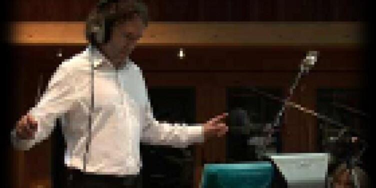 Burwell i Ross w nowych angażach. - okładka