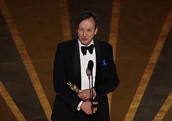 Volker Bertelmann z Oscarem za muzykę do filmu „Na Zachodzie bez zmian” - okładka