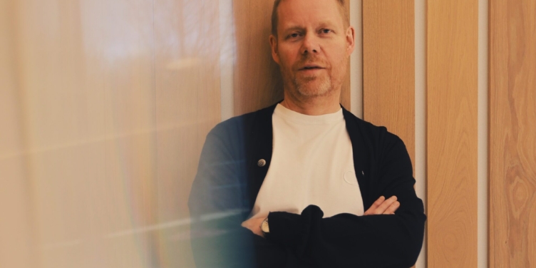 Max Richter z koncertem „In a Landscape & Blue Notesbooks” w NOSPRze - okładka