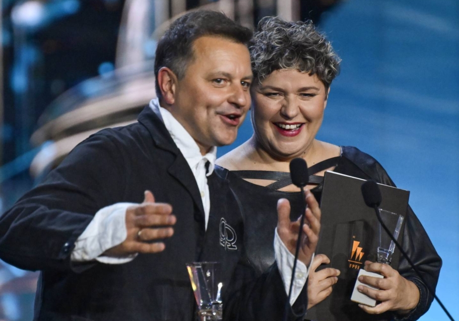 Marcin Macuk i Zuzanna Wrońska z nagrodą za muzykę do „Hot Spot” na 51. Festiwalu Polskich Filmów Fabularnych w Gdyni - okładka
